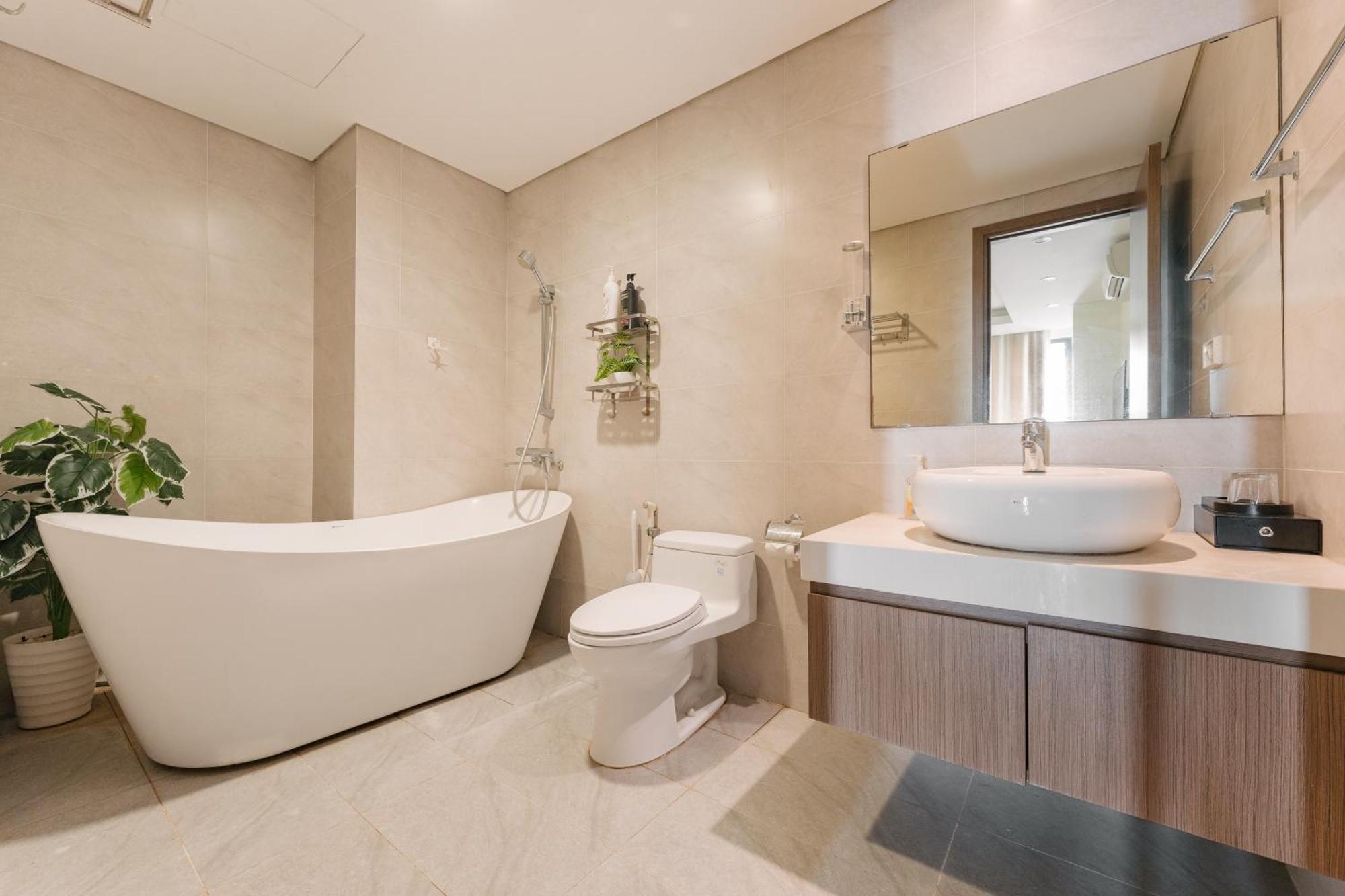 H-vista - Hongkong Tower Apartment